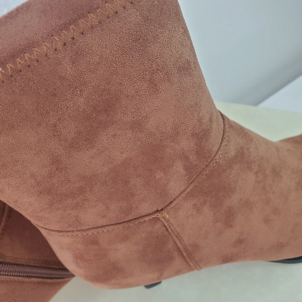 N/A pointed toe